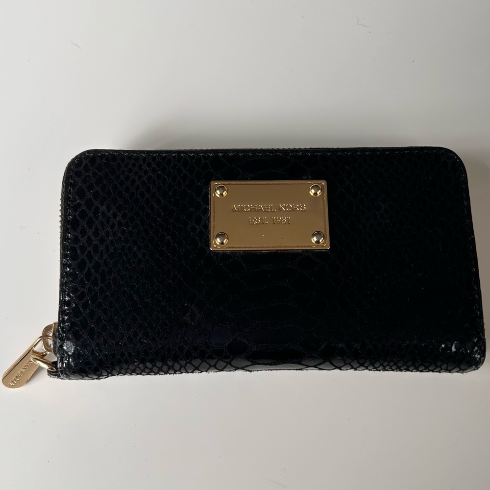 Michael Kors zip around wristlet phone wallet black gold hardware